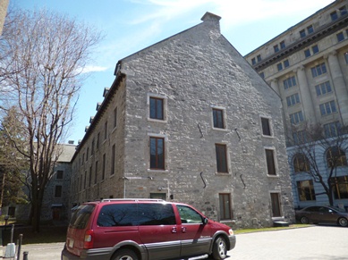 05-canadian-exp-maison-mere-building.jpg